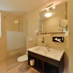 Schade's Wohlfuehlhotel זלב