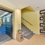 Schade's Wohlfuehlhotel מלון