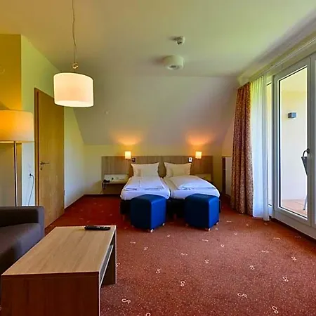 Schade's Wohlfuehlhotel Отель