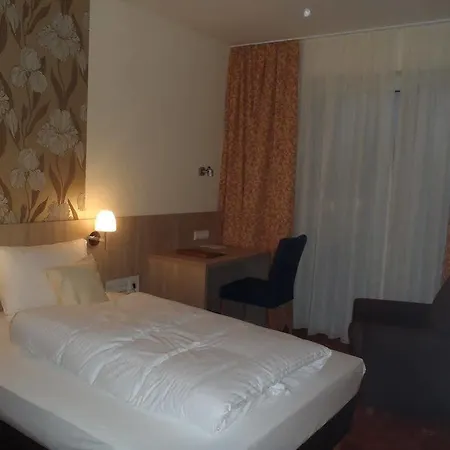 ホテル Schade's Wohlfuehlhotel
