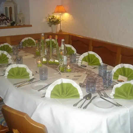 Отель Schade's Wohlfuehlhotel 3*