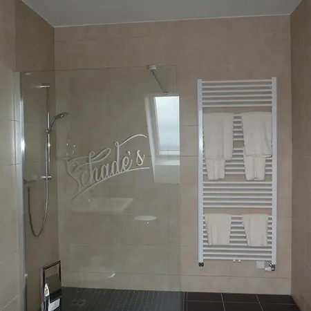Schade's Wohlfuehlhotel 3* Зельб